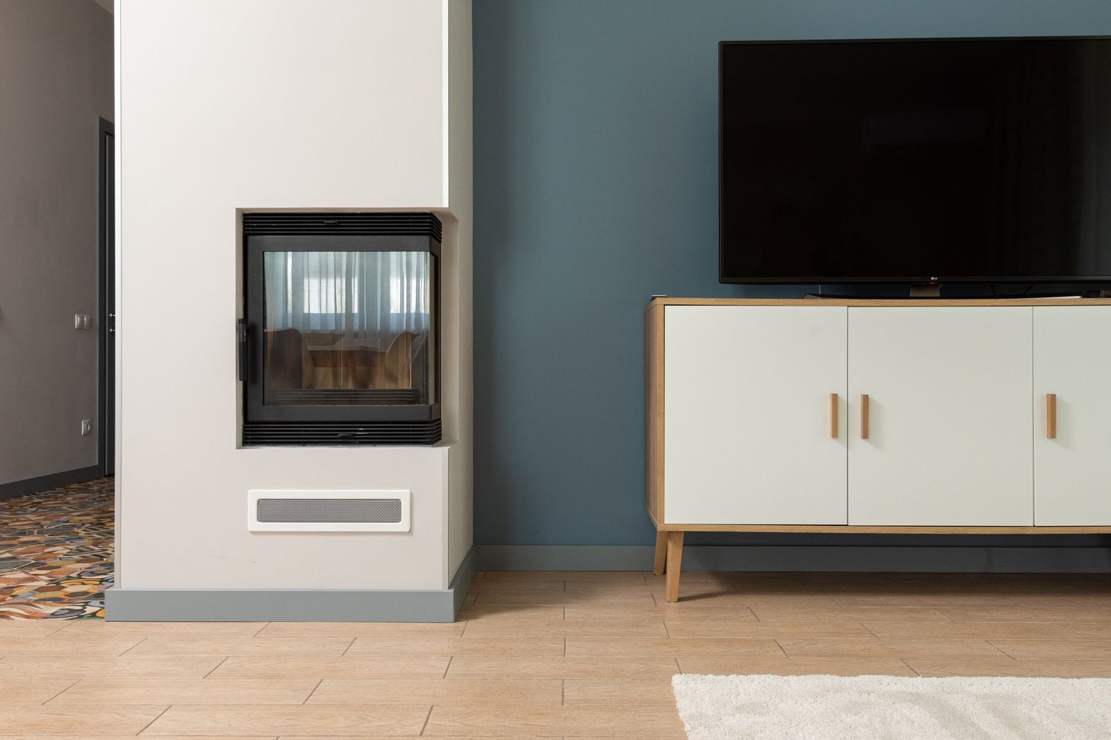 Soundbar connected to a TV over HDMI ARC, a common place for IPTV no sound